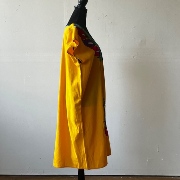 Vintage, yellow embroidered mumu - Picture 8 of 12